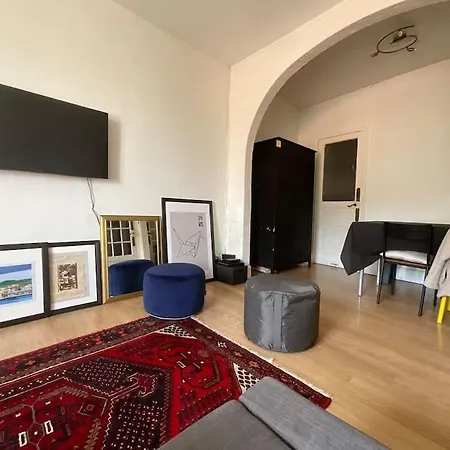 Apartment Entire 15 Minutes From Paris